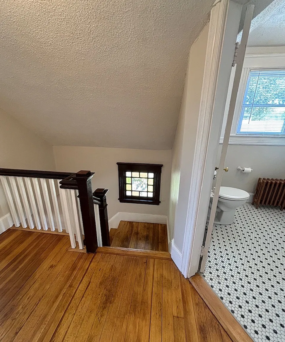 2 bed, 1045 sqft, $2,400 — Photo 4