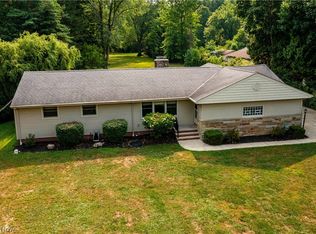 1885 Horseshoe Blvd, Westlake, OH