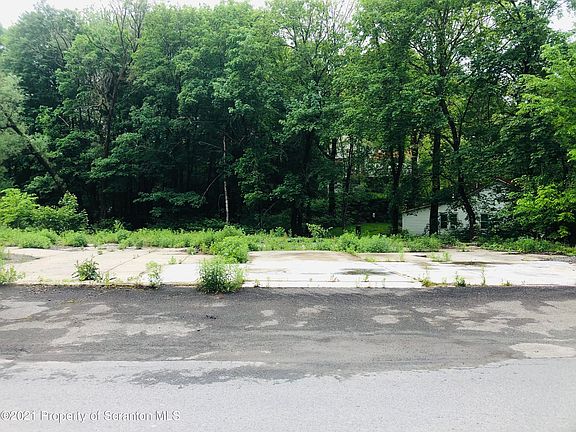 5th image of 687 Erie Ave
