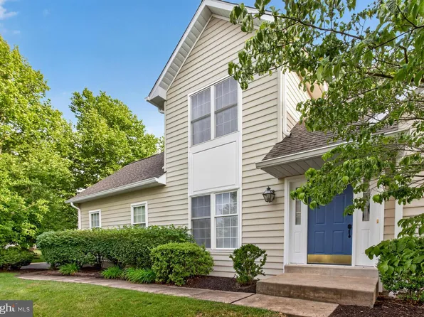 129 Birkdale Dr, Blue Bell, PA 19422