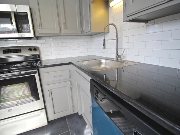 4314 Warwick | Updated Unit in Quiet Neighborhood