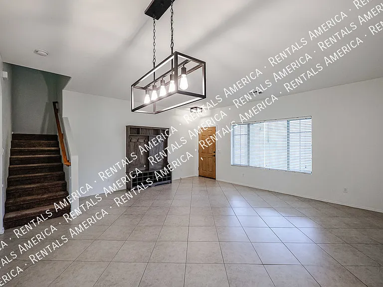 3481 E Vernon St — Photo 4