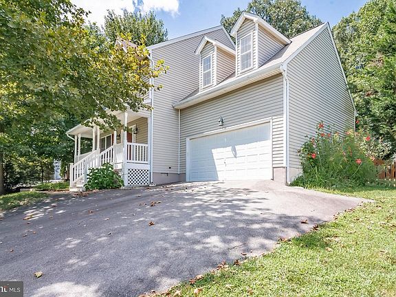 3rd image of 9606 Norwick Ln