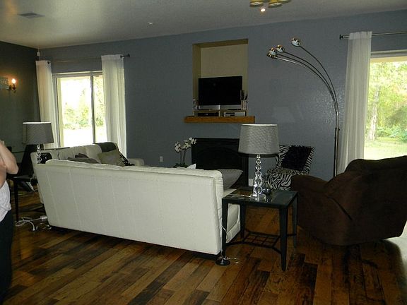 4th image of 604 Whitehall St