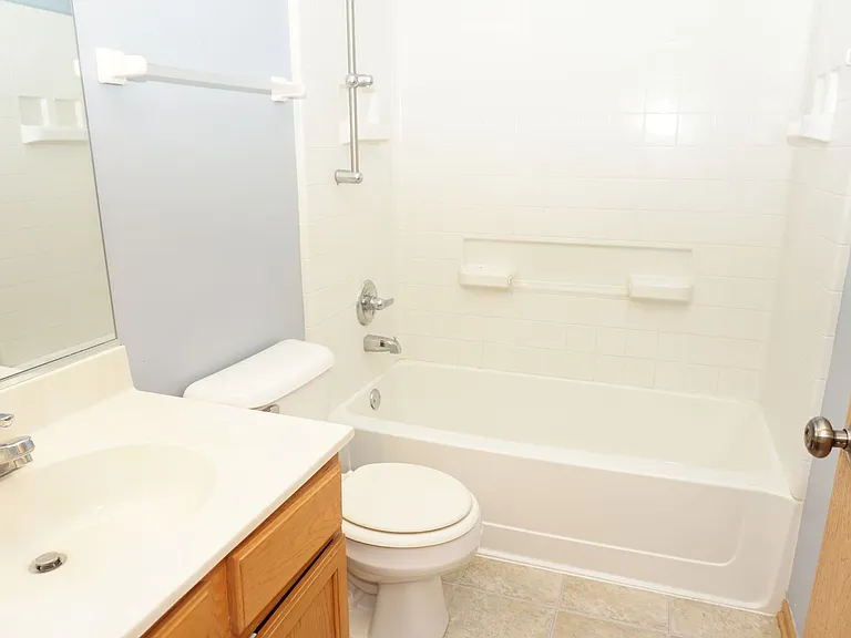 407 Waubonsee Dr — Photo 21