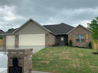 1520 Holmes Ct, Pea Ridge, AR 72751