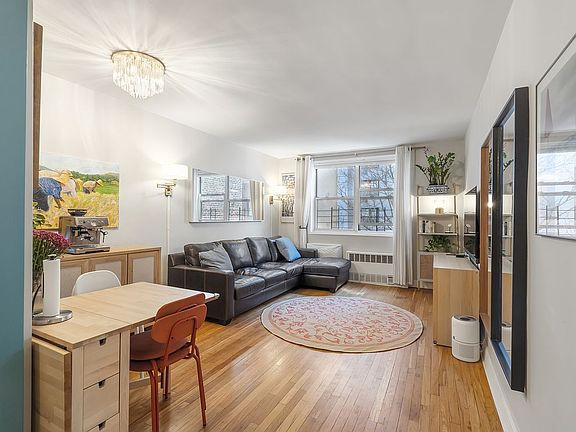 2nd image of 320 E 35th St APT 4F