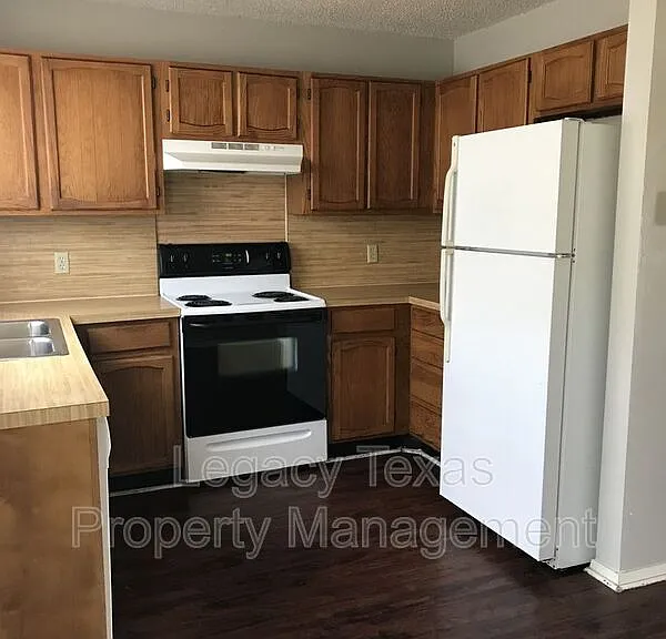 1401 Courtney Pl #C — Photo 9