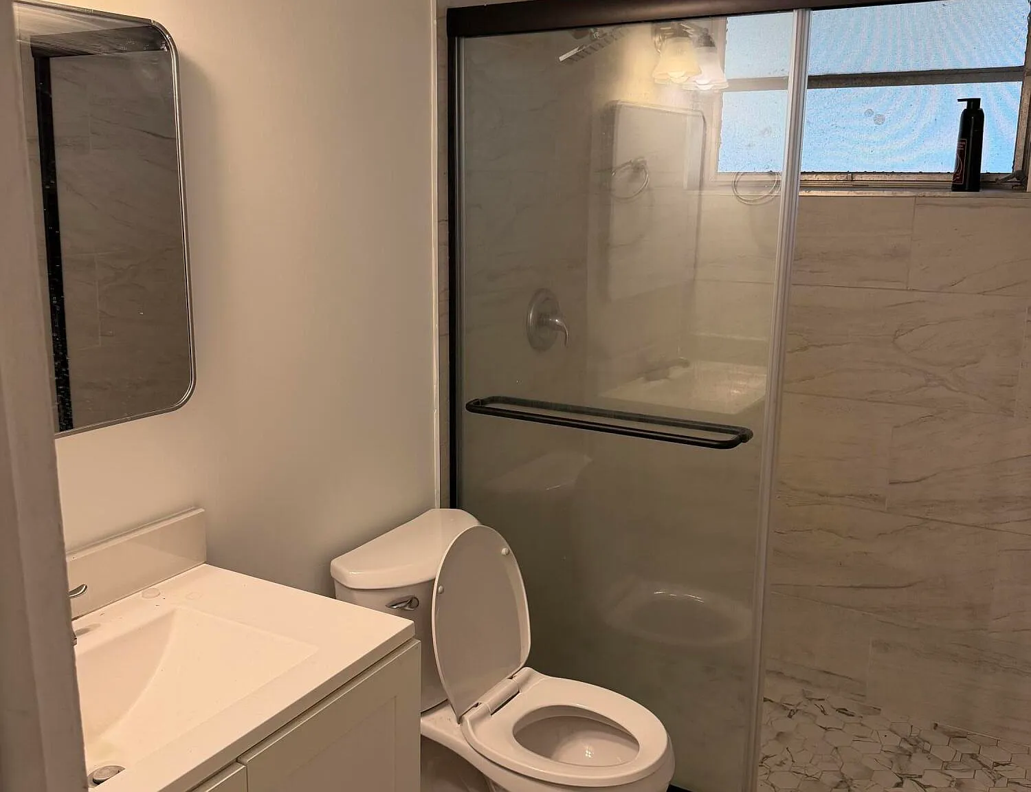 3 bed, 11.0 bath, 1260 sqft, $2,800 — Photo 1