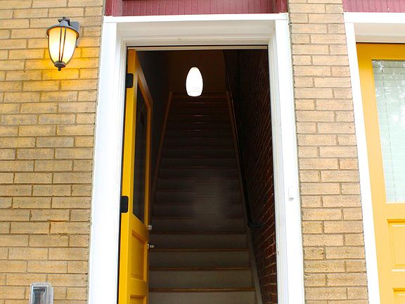 3rd image of 2853 Shenandoah Ave