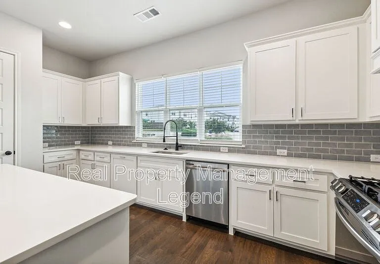 6644 Windfall Dr — Photo 11