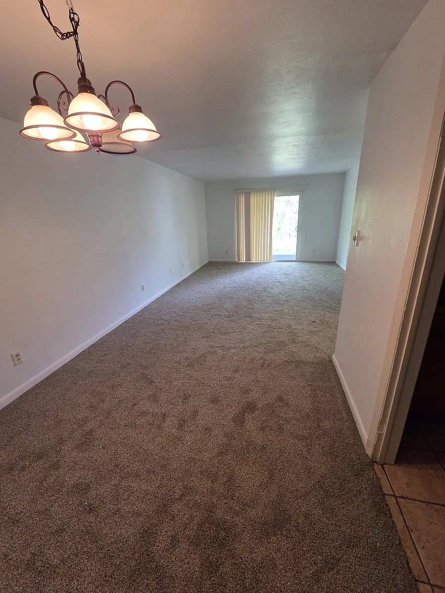 Building Photo - 12217 N Woodcrest Dr