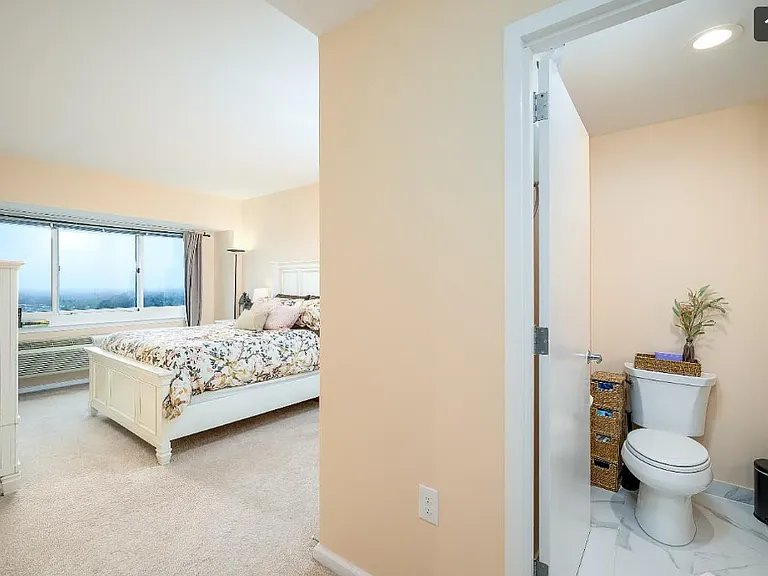 110 Somerset St #2103 — Photo 5