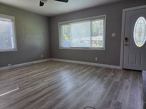 3rd image of 125 Peachtree Dr