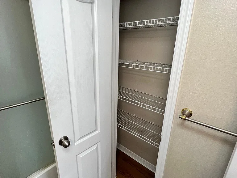 1410 Villa Capri Cir #306 — Photo 14