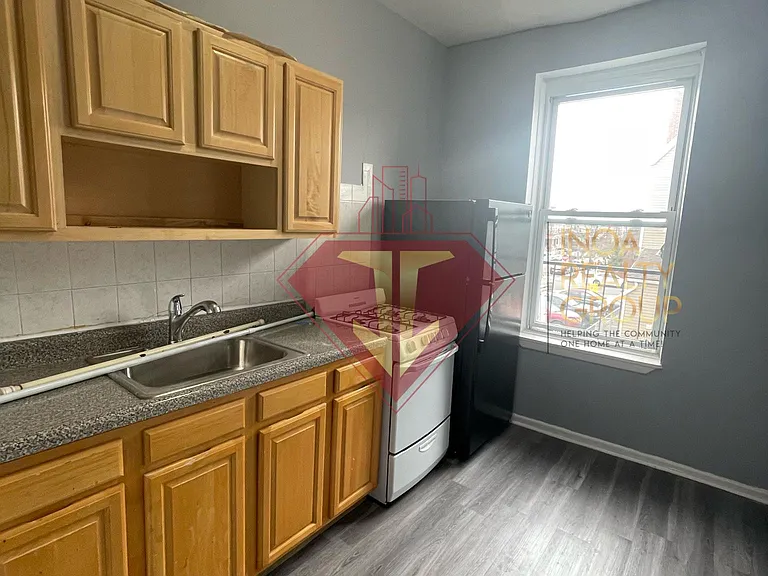 203 48th St #5N — Photo 1