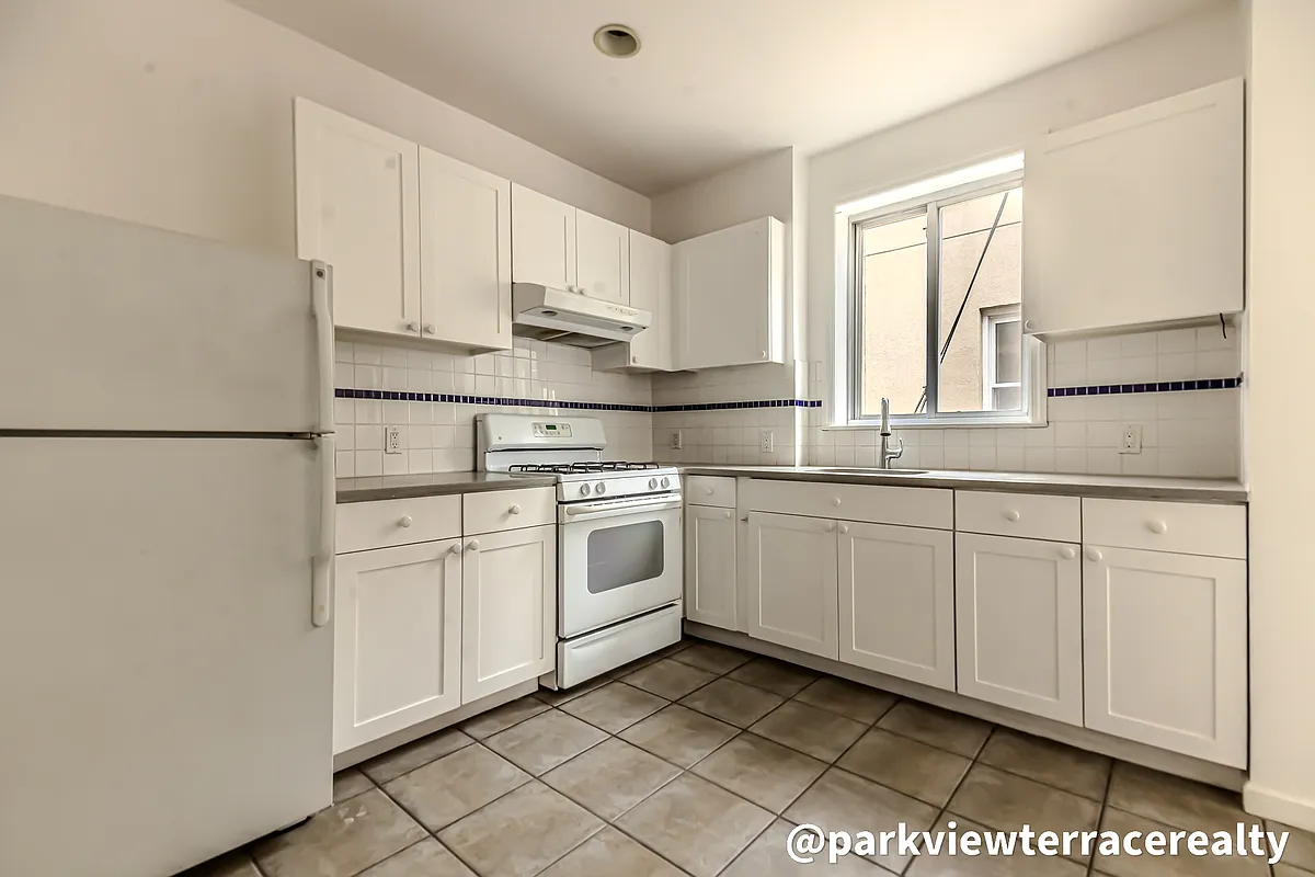 Building Photo - 75 Beadel St #3L