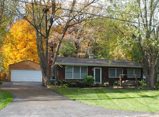 30434 N East End Ave, Libertyville, IL 60048