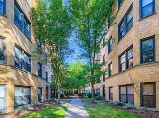 7637 N Greenview Ave APT 2E, Chicago, IL 60626