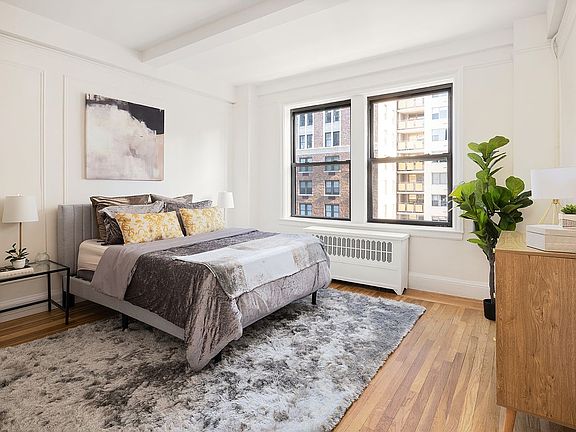 4th image of 20 W 72nd St #1101