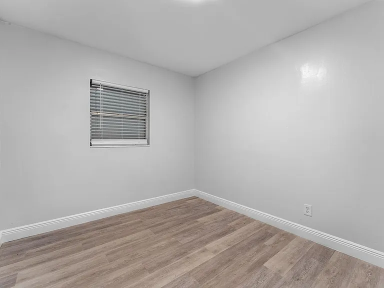 Unit Photo