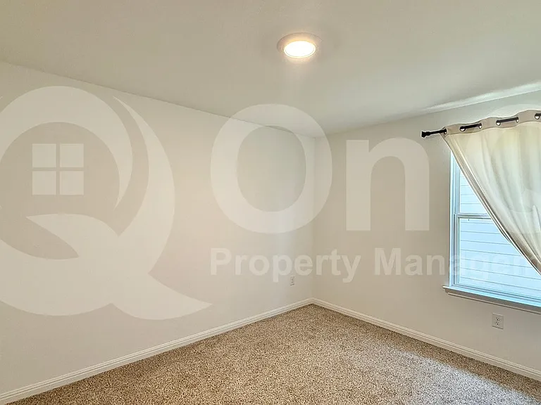 792 Lake Sweetwater Ln — Photo 15