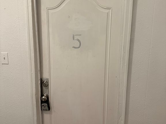 4th image of 500 Annapolis Ave #5