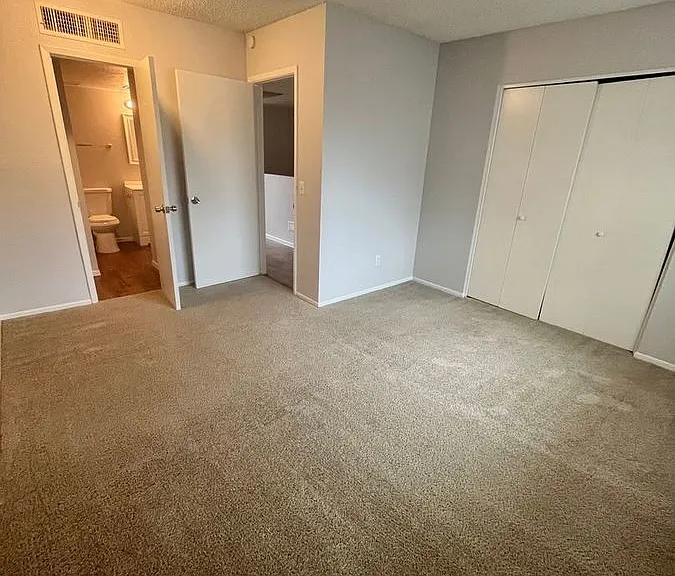 2820 E Kathleen Rd #103 — Photo 2