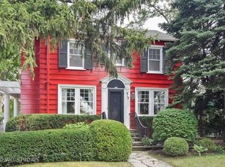 419 N Park Blvd, Glen Ellyn, IL 60137