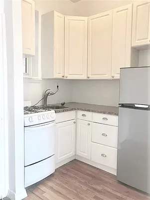 Rented by CitySites Real Estate Group | media 2