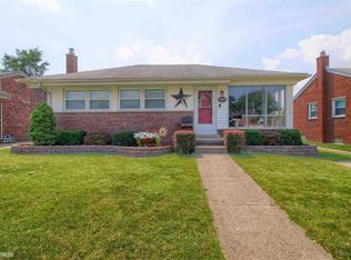 28459 Groveland St, Roseville, MI 48066