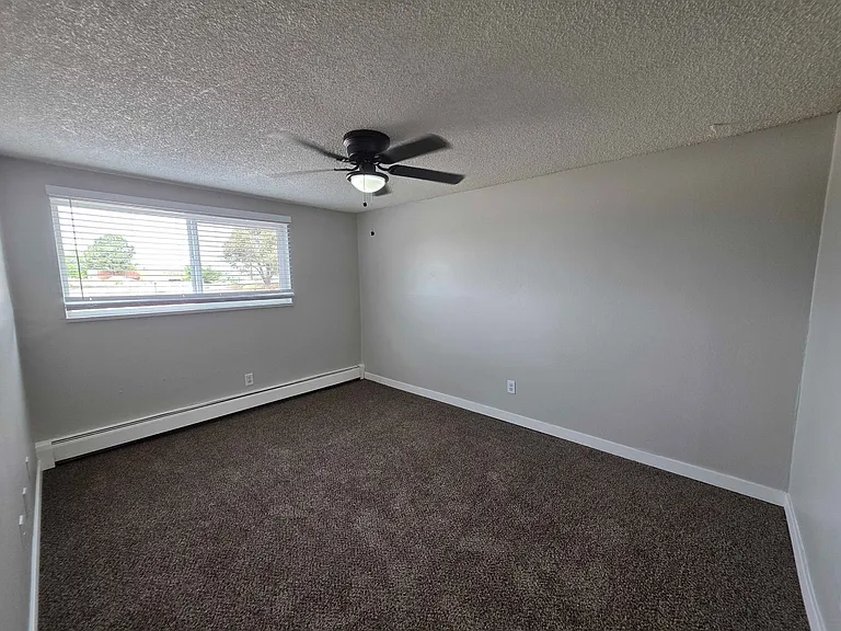 Sunstone Apartments — Photo 44