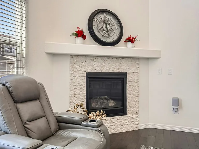 14832 Munich Ave — Photo 5