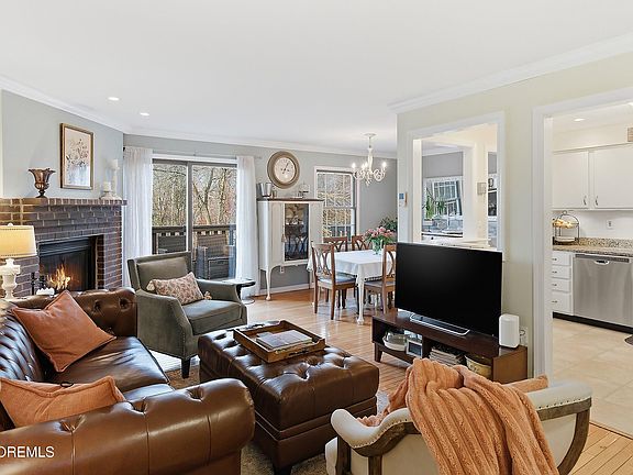 4th image of 13 Saratoga Court