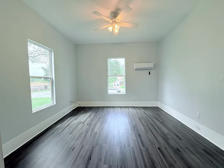 1326 W Sears St — Photo 7