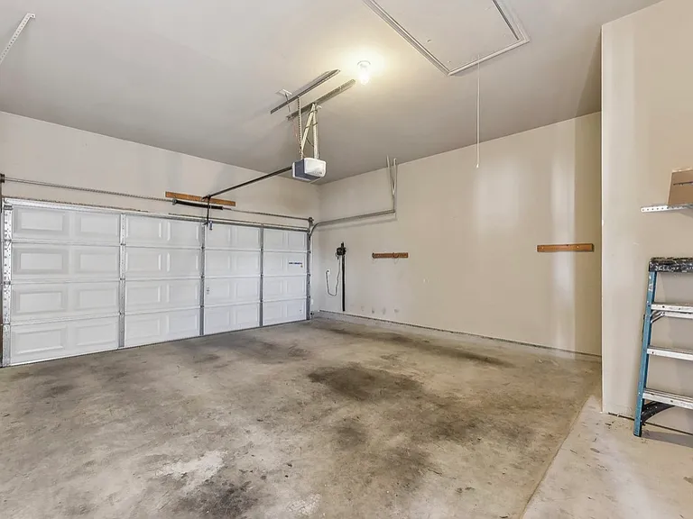 2036 Ramage — Photo 20