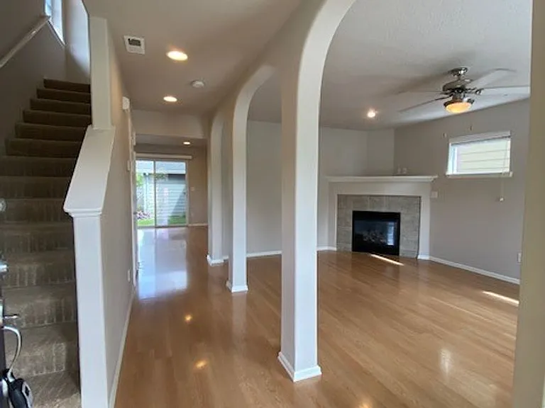 3311 SE Midvale Dr — Photo 3