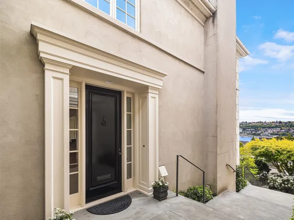 2212 Harvard Avenue E, Seattle, WA 98102