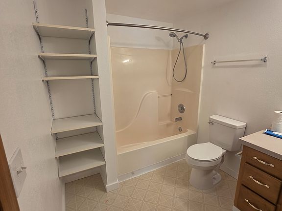 2nd image of 105 E 8th St Unit 1