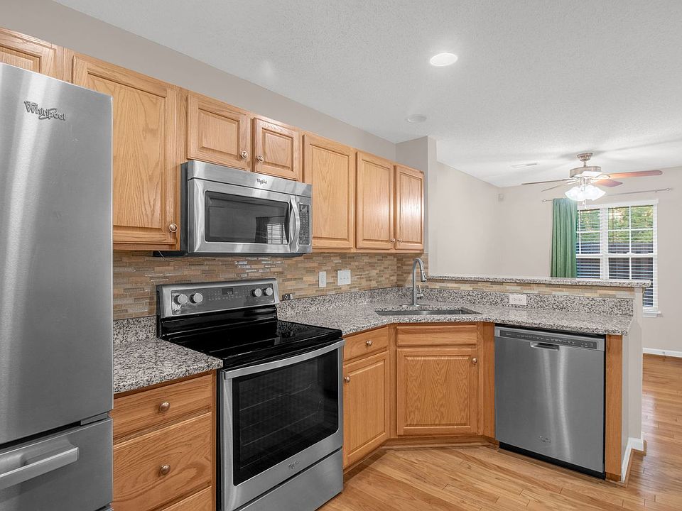 1st image of 4 Hudson Cir