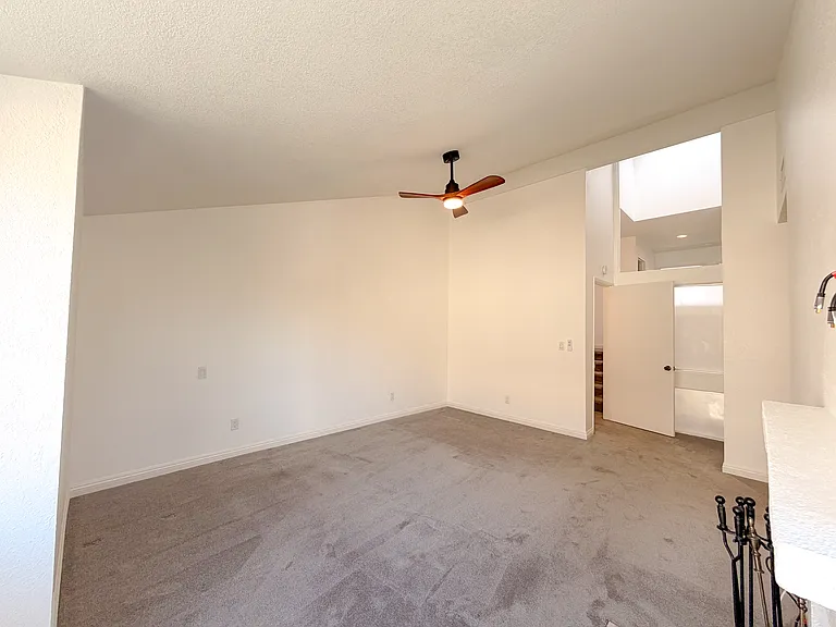 18242 Burbank Blvd #8 — Photo 18