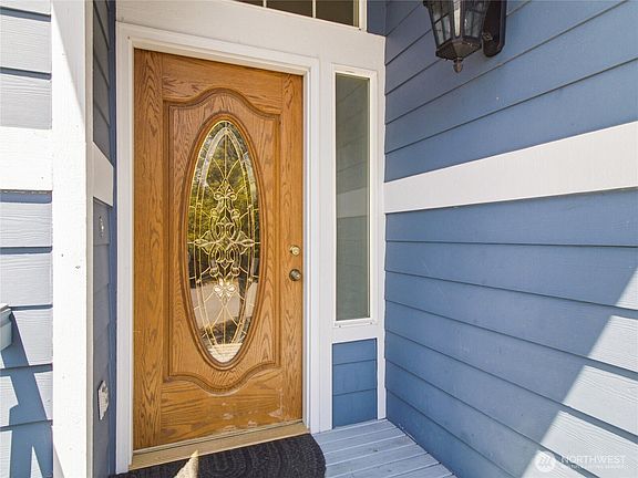 4th image of 15658 91st Way SE
