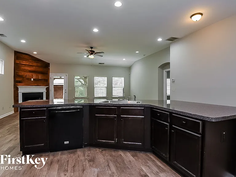 180 Renford Rd — Photo 5