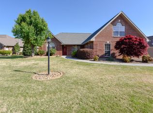 4923 Masters Dr, Maryville, TN 37801
