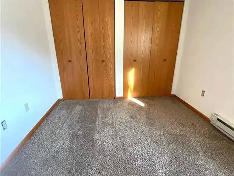 Summit Hill Apartments — Photo 12
