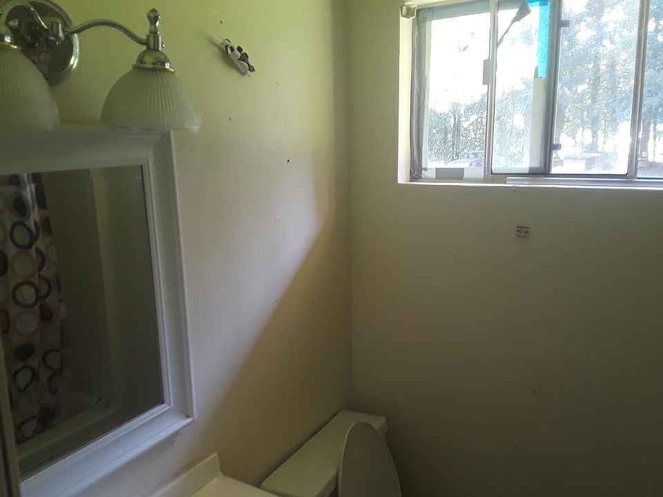 1st image of 2113 Smith St #B