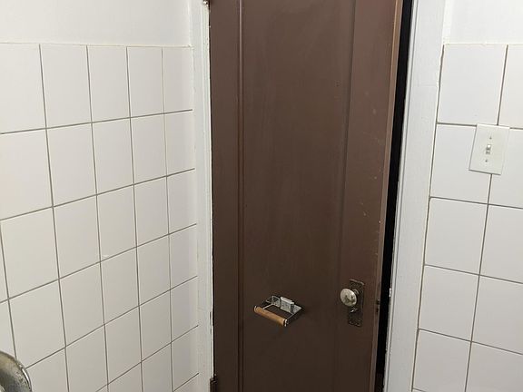 4th image of 3304 W Schubert Ave APT 2H