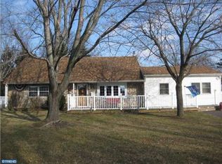 2723 Salem Dr, Bensalem, PA 19020