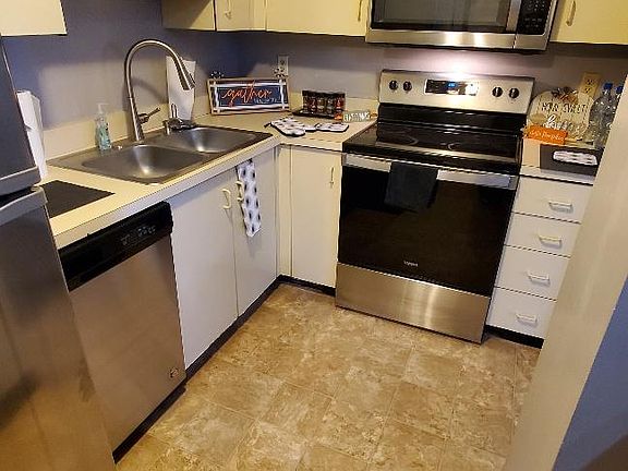 4th image of 5316 Pershing Ave APT 210