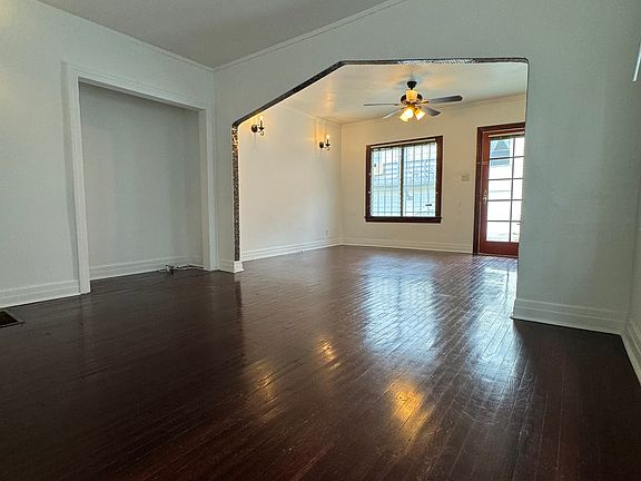 3rd image of 3360 Hamilton Way